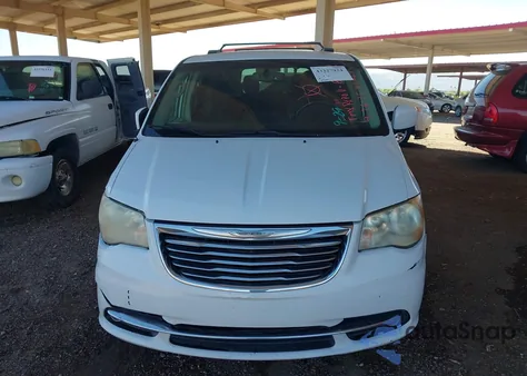 2013 Chrysler Town & Country Touring z USA, uszkodzony, nr VIN 2C4RC1BG8DR821972